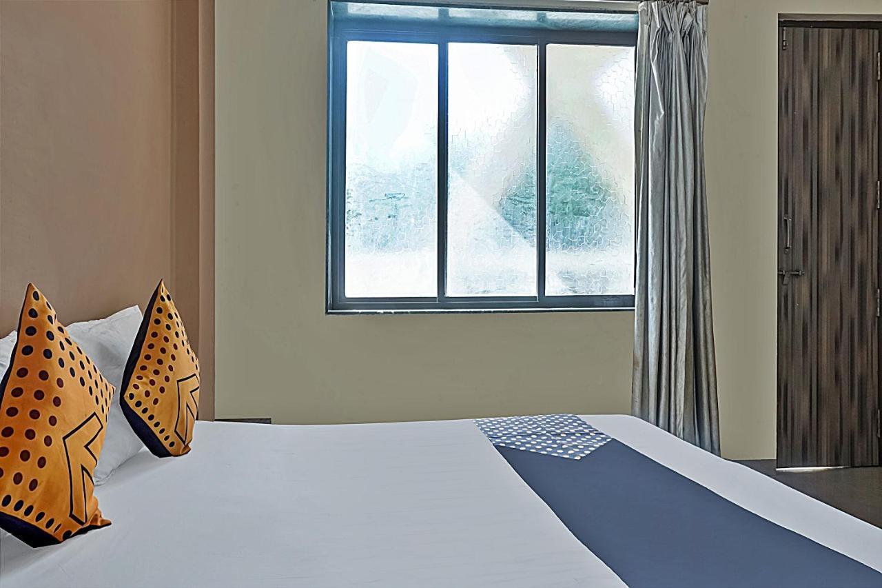Oyo Flagship 75444 Hotel Kinara Lodging & Boarding Mangvadi Extérieur photo