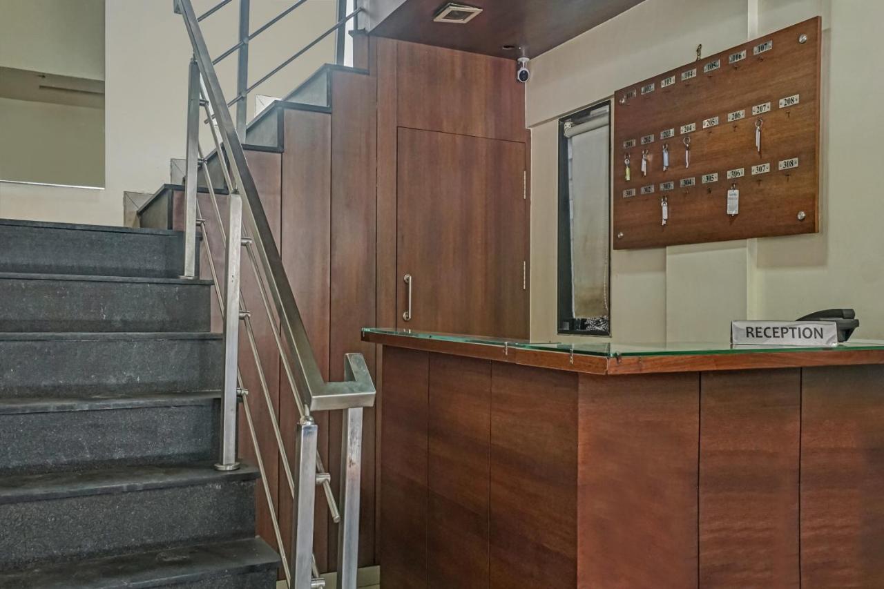 Oyo Flagship 75444 Hotel Kinara Lodging & Boarding Mangvadi Extérieur photo
