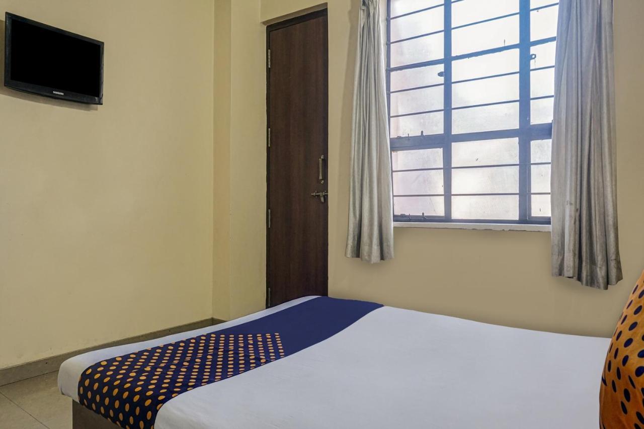 Oyo Flagship 75444 Hotel Kinara Lodging & Boarding Mangvadi Extérieur photo