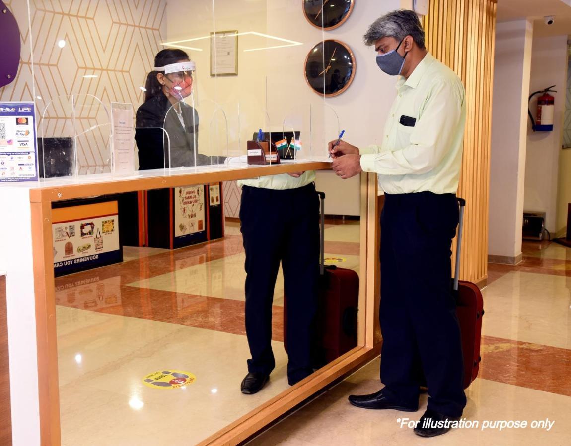 Oyo Flagship 75444 Hotel Kinara Lodging & Boarding Mangvadi Extérieur photo